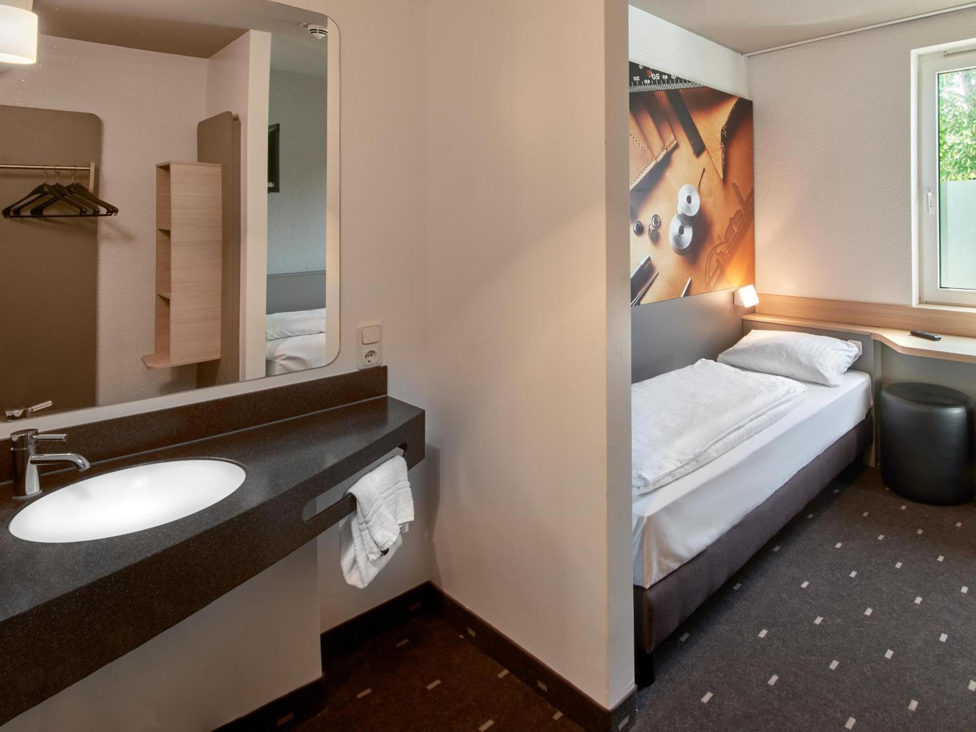 B&B Hotel Offenbach-Sued Exteriör bild